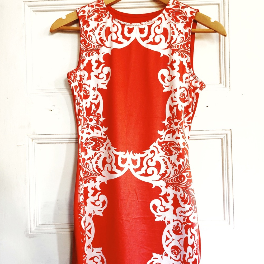 (FREE with any purchase) Body-Con Floral Dress